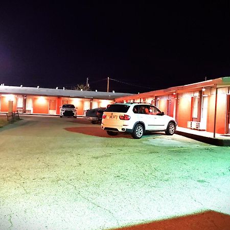 سونورا Holiday Host Motel & Rv Park المظهر الخارجي الصورة